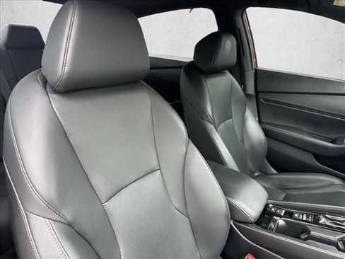 Used 2025 Honda Accord Sport image 29