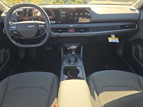 New 2025 Kia K4 LXS image 14