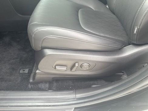 Used 2026 Kia Carnival EX FWD image 12