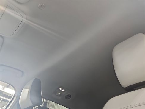 Used 2021 Ford Explorer XLT w/ Equipment Group 202A image 29