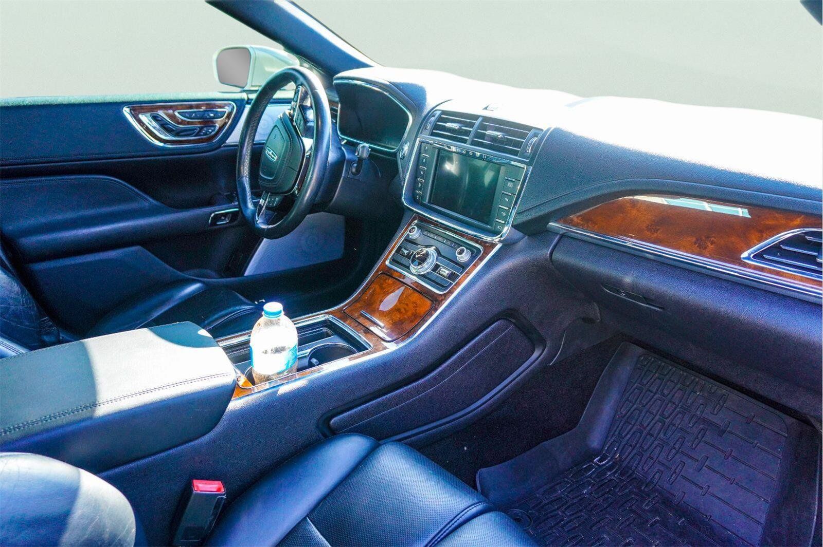 Used 2017 Lincoln Continental Reserve w/ Luxury Package AWD/4WD image 3
