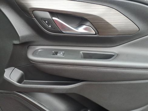 Used 2022 GMC Terrain SLE w/ Driver Convenience Package image 9