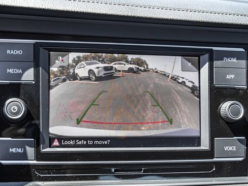 Used 2023 Volkswagen Jetta SE w/ Panoramic Sunroof Package FWD image 18