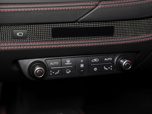 Used 2022 Ferrari F8 Tributo image 45