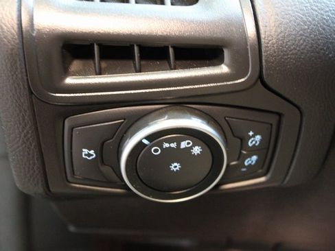 Used 2017 Ford Focus SE image 15