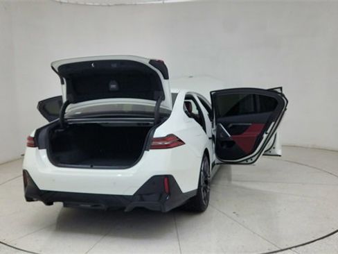 Used 2025 BMW i5 eDrive40i w/ M Sport Package image 71