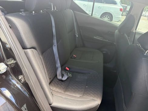 Used 2021 Nissan Kicks S FWD image 17