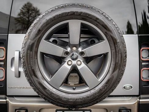 Used 2021 Land Rover Defender 110 X image 24