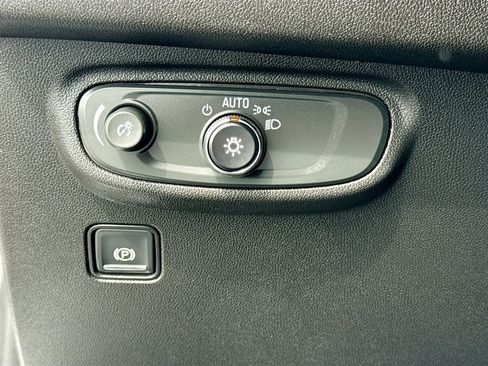 Used 2020 GMC Terrain SLE w/ Driver Convenience Package image 10