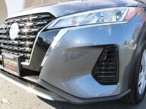 Used 2024 Nissan Kicks S FWD image 4