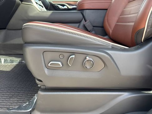 Used 2023 GMC Yukon Denali Ultimate AWD/4WD image 11
