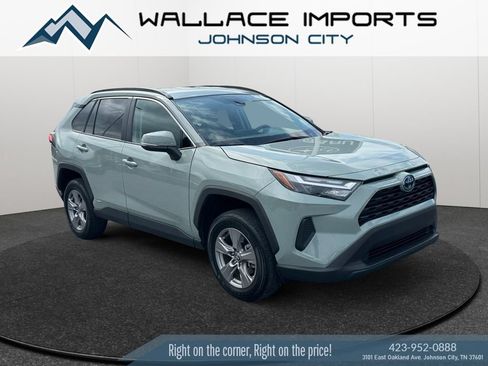 Used 2023 Toyota RAV4 XLE AWD/4WD image 7