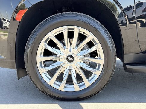 Certified 2022 Cadillac Escalade ESV Premium Luxury AWD/4WD image 10