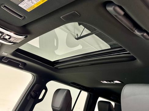 Used 2025 Lexus GX 550 image 6