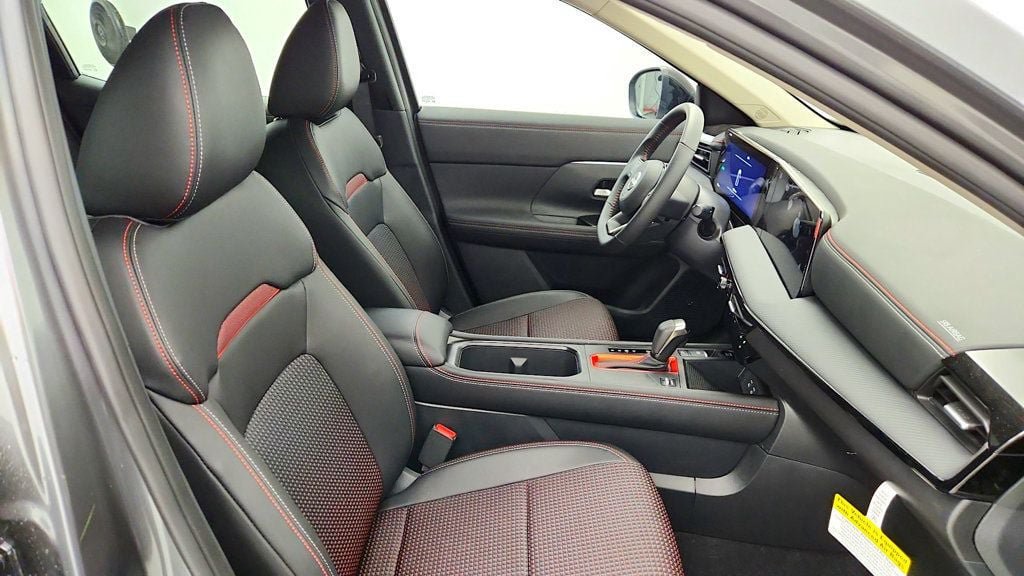 Used 2026 Nissan Kicks SR FWD image 22