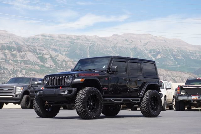 Used 2024 Jeep Wrangler Unlimited Rubicon AWD/4WD image 3