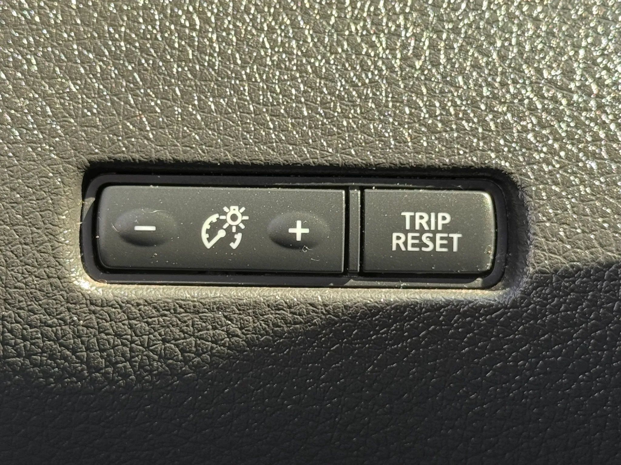 Used 2017 Nissan Rogue S AWD/4WD image 16