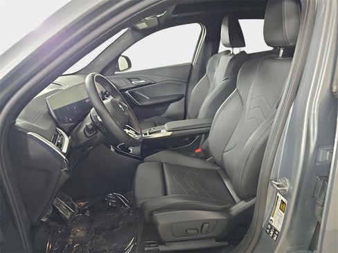 Certified 2025 BMW X2 xDrive28i image 15