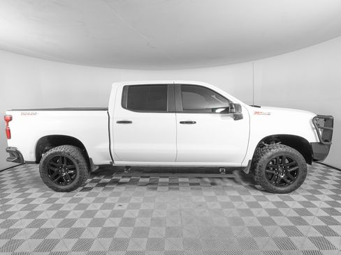 Used 2021 Chevrolet Silverado 1500 LT Trail Boss w/ Bed Protection Package image 4