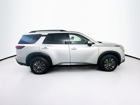 Used 2025 Nissan Pathfinder SV FWD image 10
