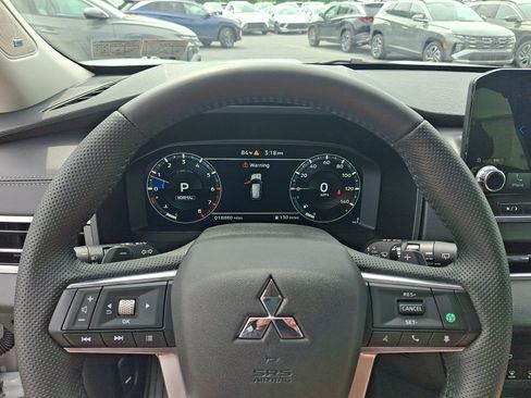 Used 2024 Mitsubishi Outlander SE AWD/4WD image 19