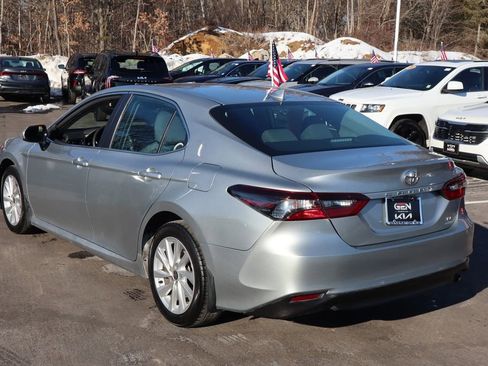 Used 2021 Toyota Camry LE image 6