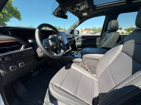 Used 2026 GMC Yukon XL Denali w/ Sun & Power Step Package AWD/4WD image 18