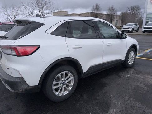 Used 2021 Ford Escape SE w/ Cold Weather Package image 2