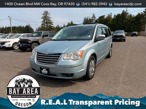 Used 2008 Chrysler Town & Country Limited w/ Flexible Seating Group FWD image 1