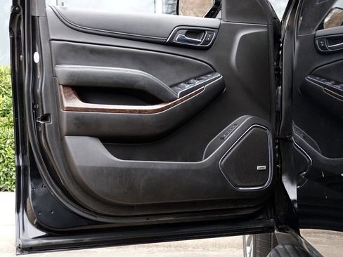 Used 2017 Chevrolet Suburban LT image 37