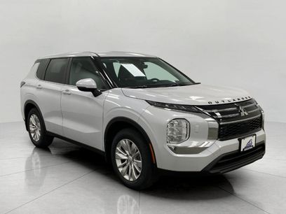 New 2026 Mitsubishi Outlander ES