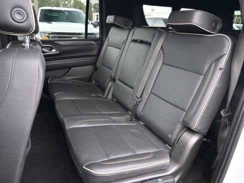 Used 2021 GMC Yukon XL SLT image 10