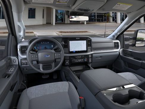 New 2026 Ford F250 XLT w/ XLT Premium Package AWD/4WD image 9