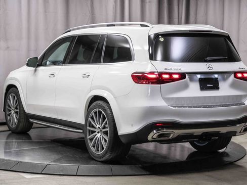 New 2026 Mercedes-Benz GLS 580 4MATIC image 2