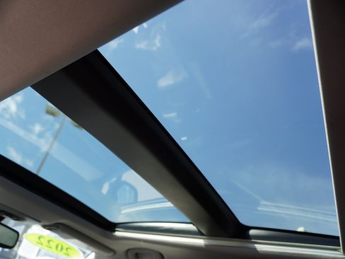 Used 2022 Toyota Camry XSE FWD image 13