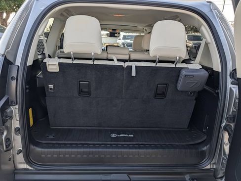 Used 2022 Lexus GX 460 Premium w/ Premium Package AWD/4WD image 28
