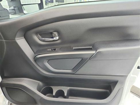 Used 2023 Nissan Titan SV w/ SV Convenience Package image 35