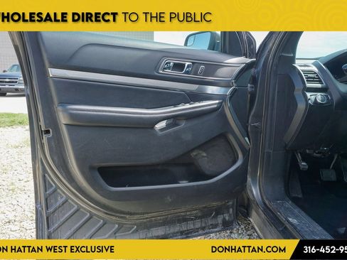 Used 2019 Ford Explorer XLT image 16