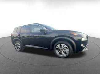 Used 2023 Nissan Rogue SV video 2