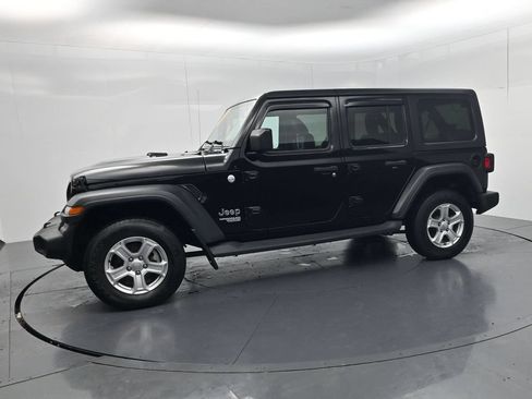 Used 2018 Jeep Wrangler Unlimited Sport S AWD/4WD image 4