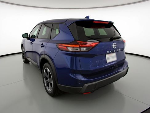 Used 2025 Nissan Rogue SV image 6
