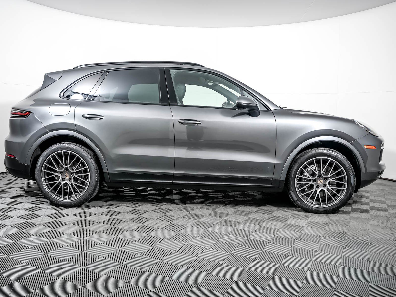 Certified 2023 Porsche Cayenne AWD/4WD image 9
