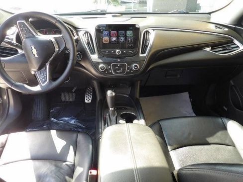 Used 2017 Chevrolet Malibu LT w/ Leather Package image 12
