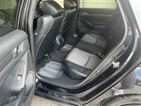 Used 2018 Honda Accord Sport image 13