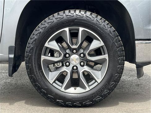 Used 2023 Chevrolet Silverado 1500 LT AWD/4WD image 28