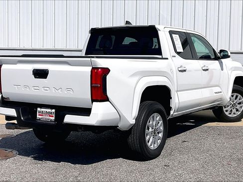 Used 2025 Toyota Tacoma SR5 RWD image 17