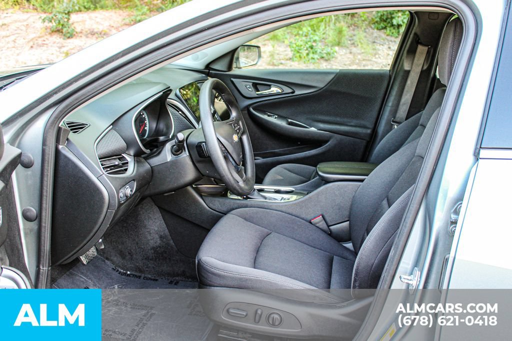 Used 2025 Chevrolet Malibu LT FWD image 16