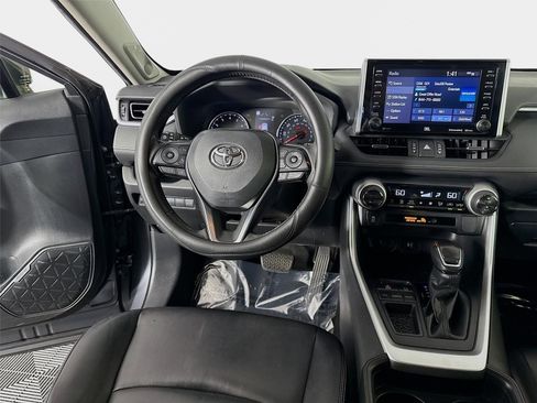 Used 2019 Toyota RAV4 XLE Premium FWD image 23