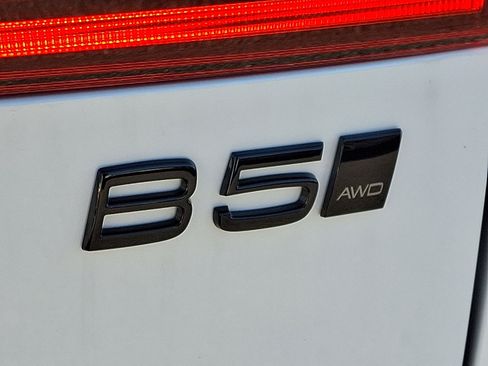 New 2026 Volvo XC60 B5 Ultra w/ Protection Package Premier image 15