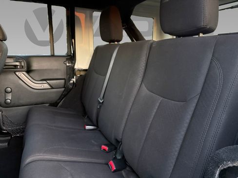 Used 2018 Jeep Wrangler Unlimited Sport w/ Connectivity Group image 4